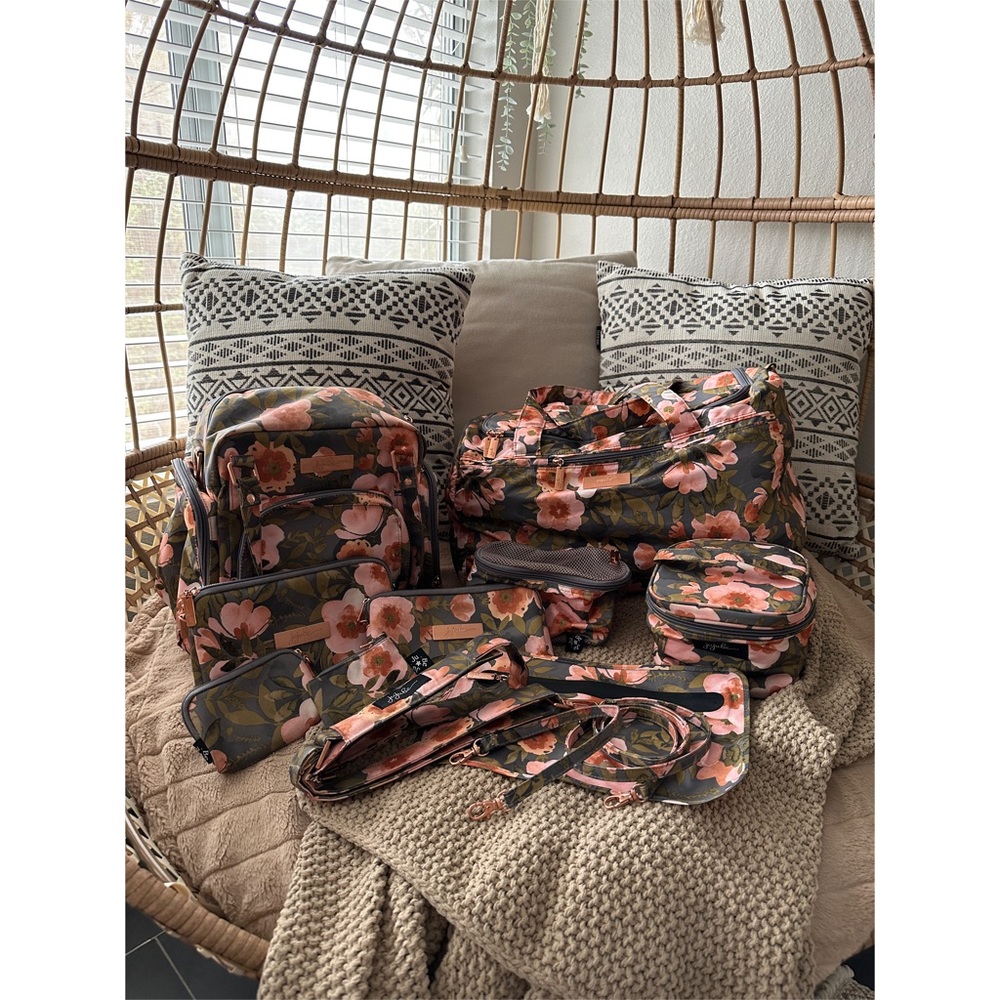 Jujube Whimsical Whisper Set